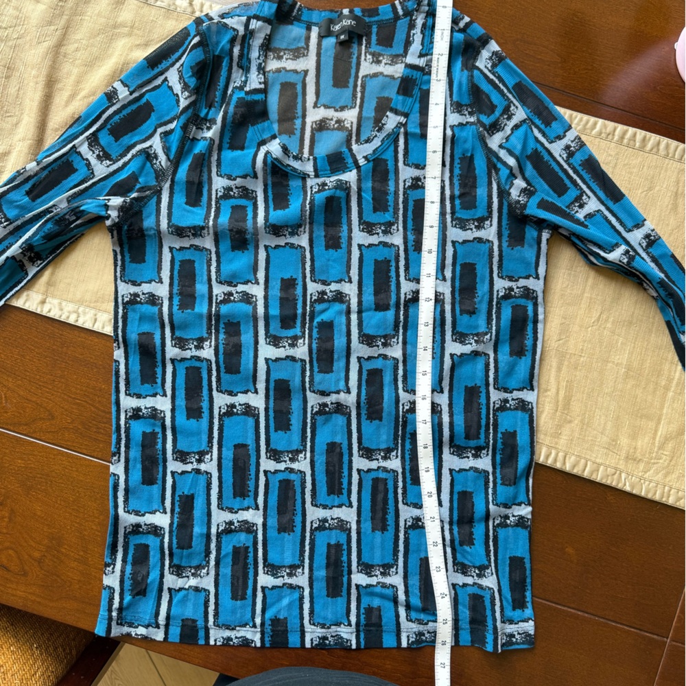 Free Shipping!!  Karen Kane Teal and Black Abstract Top